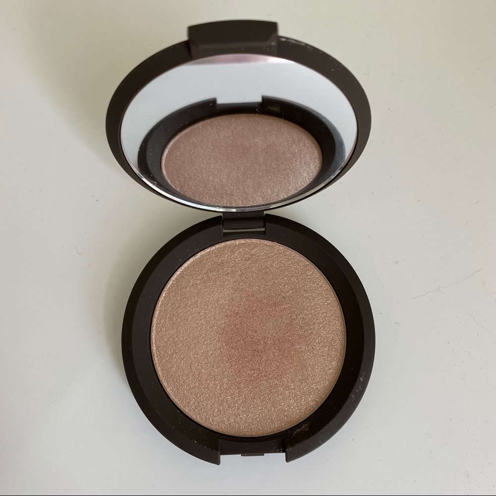 BECCA OPAL HIGHLIGHTER
